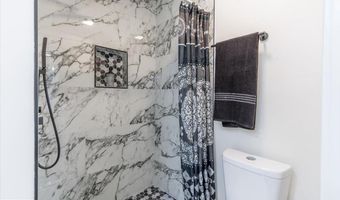 4702 MEADE St NE, Washington, DC 20019