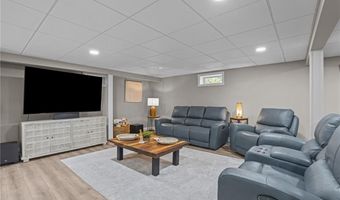 3 Cynthia Rd, Lincoln, RI 02865