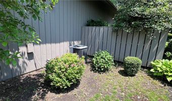 250 Laurel Cir 13, Aurora, OH 44202