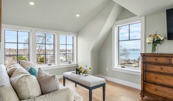 30 Walcott Ave, Jamestown, RI 02835