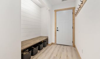 2810 S 392nd Ave, Aberdeen, SD 57401