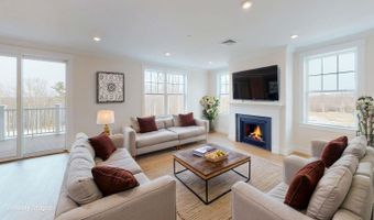 1 Longview Dr 210, Atkinson, NH 03811