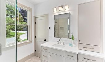 35 Coggeshall Ave, Newport, RI 02840