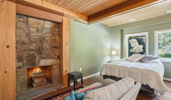 160 Ross Hill Rd, Charlestown, RI 02813