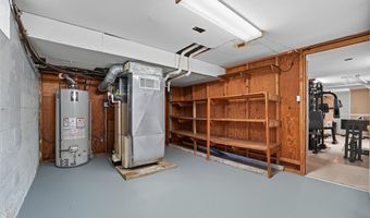 715 Holden Dr, Ashtabula, OH 44004