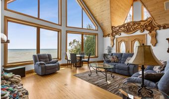 E7379 WASHINGTON Road, Algoma, WI 54201