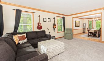 225 Linwood Ln, Aurora, OH 44202