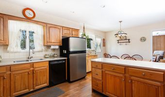 13 Elmar Dr, Danbury, CT 06811