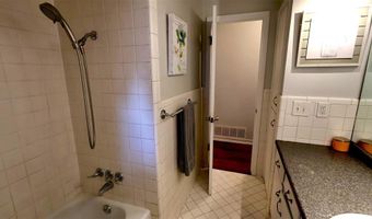 7613 NW 28th St, Bethany, OK 73008