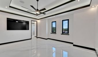 517 Treviso Dr, Apollo Beach, FL 33572