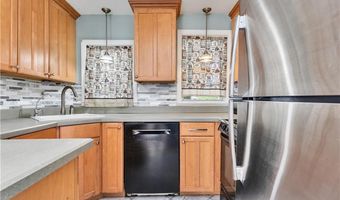 203 Farmington Ave, Cranston, RI 02920