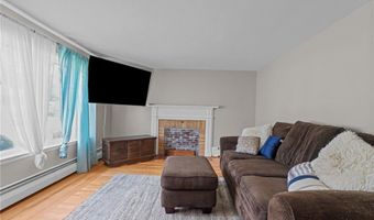 56 Brookfield Dr, Cranston, RI 02920