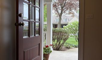 909 E Rockwell St, Arlington Heights, IL 60005