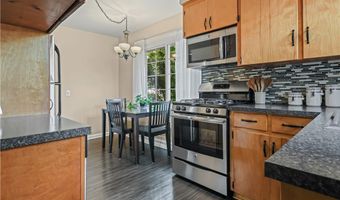 983 Roseland Rd, Alliance, OH 44601