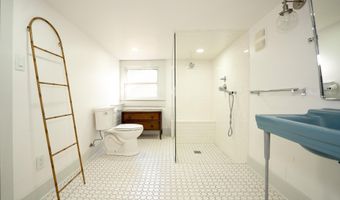 2010 Marye St, Alexandria, LA 71301