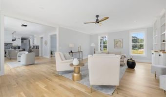 35 Beech Crest Rd, East Greenwich, RI 02818