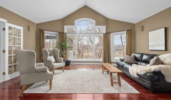 140 RIVER Dr, Appleton, WI 54915
