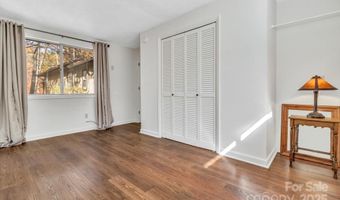 111 Hidden Pond Ln, Asheville, NC 28804