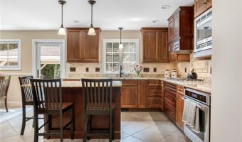91 Woodridge Dr, North Kingstown, RI 02874