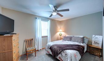 706 S B St, Arkansas City, KS 67005
