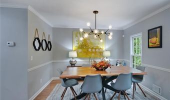 813 Lakeshore Dr, Berkeley Lake, GA 30096