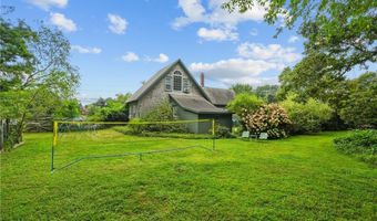 671 County Rd, Barrington, RI 02806