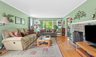 110 Hopkins Ave, Johnston, RI 02919