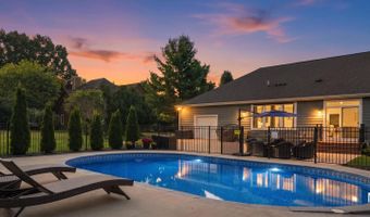 5220 Canyon River Dr NE, Ada, MI 49301