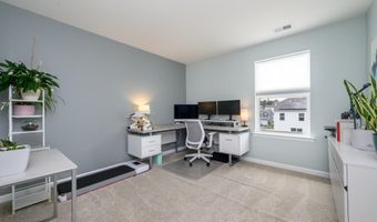 15 Half Hitch Rd, Barnegat, NJ 08005