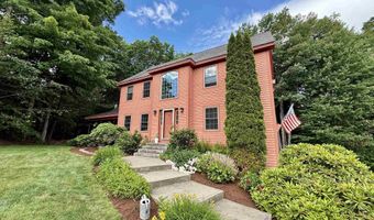 40 Lakewood Dr, Alton, NH 03810