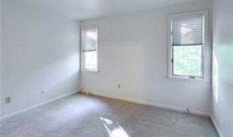 294 Little Robin Rd, Amherst, NY 14228