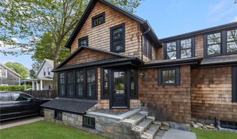 14 Robinson St, Narragansett, RI 02882