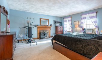 160 Jennifer Dr, Chester, NH 03036