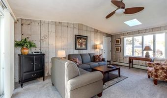 17 Woodview Dr, Cranston, RI 02920