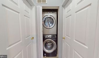 5947 FOUNDERS HILL Dr 103, Alexandria, VA 22310