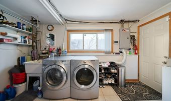 365 W Myrick Ave, Addison, IL 60101