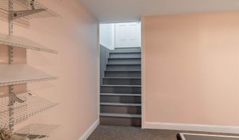 123 Lasalle Dr, Bangor, ME 04401