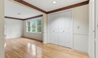 95 Hitching Post Ln, Bedford, NH 03110