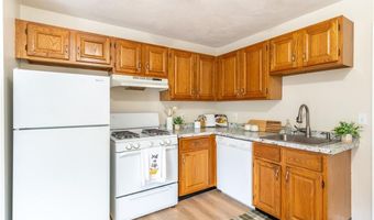 10 East St 207, Cranston, RI 02920