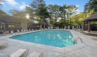 901 Wentworth Ct, Alpharetta, GA 30022