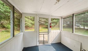 34 Winsor Ave, Johnston, RI 02919