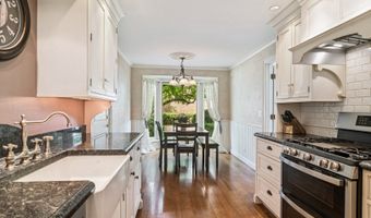 1653 N Belmont Ct, Arlington Heights, IL 60004