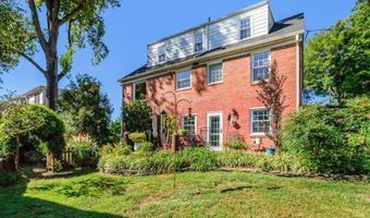 2911 EDGEHILL Dr, Alexandria, VA 22302