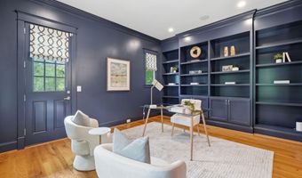 3555 N DICKERSON St, Arlington, VA 22207