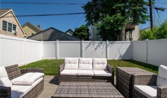 26 Carey St, Newport, RI 02840