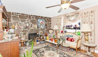 15 MAPLE Ave, Boonsboro, MD 21713