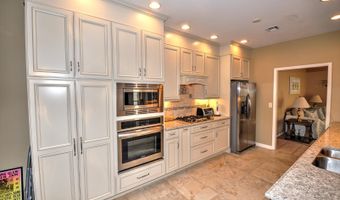 4 Symphony Ave, Bayville, NJ 08721
