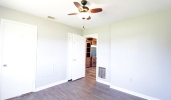 136 Morris Dr, Alma, GA 31510