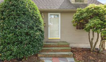 124 Longview Dr, Cranston, RI 02920