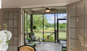 324 Meadowbrook Country Club Est, Ballwin, MO 63011